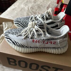 Yeezy Boost 350 V2 - Black and White (ZEBRA) brand new 6.5 in youth and men’s